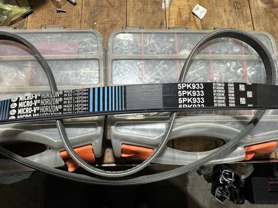 Задні амортизатори passat б7 jeta Mk6 beetlе