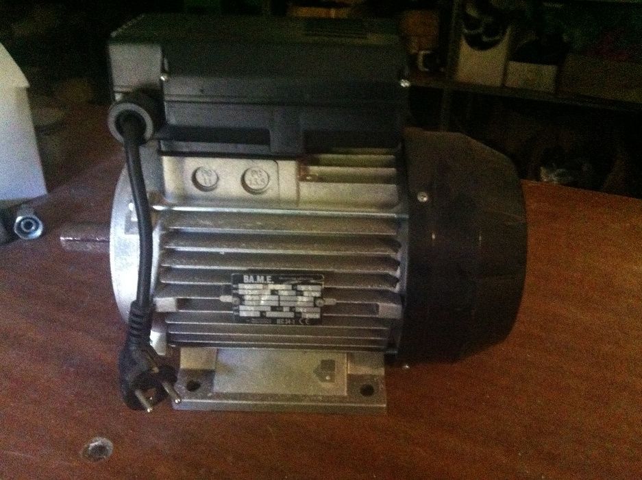 Motor eléctrico 0,5 CV 1500 RPM