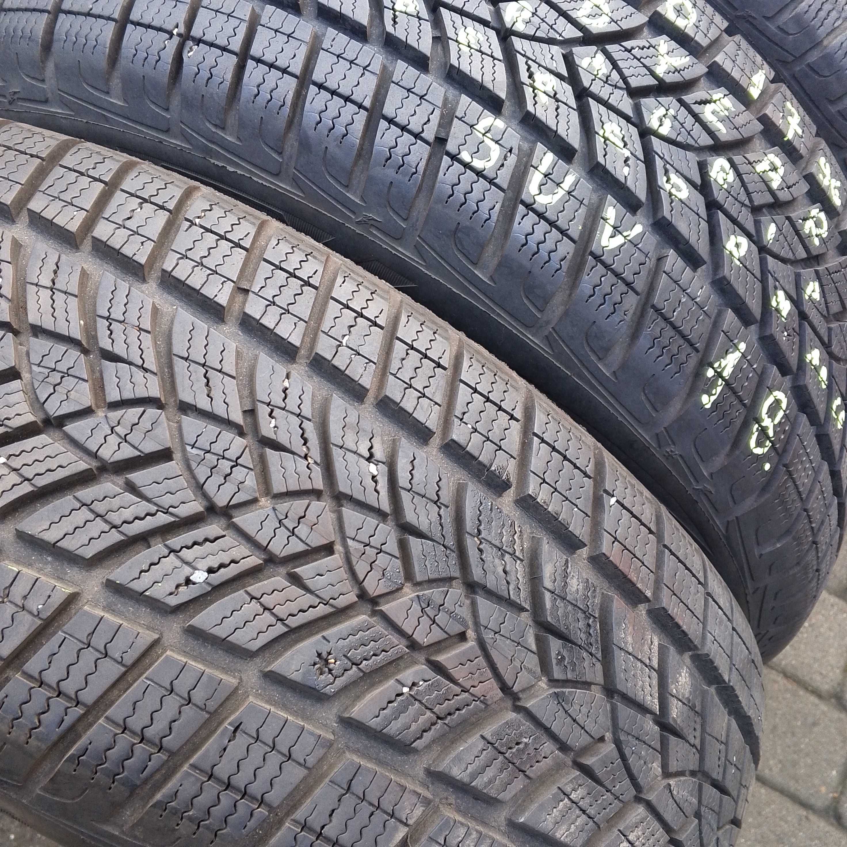 opony 4szt. 215/60/17 Goodyear ultra Grip Performance Gen -1 ,  SUV