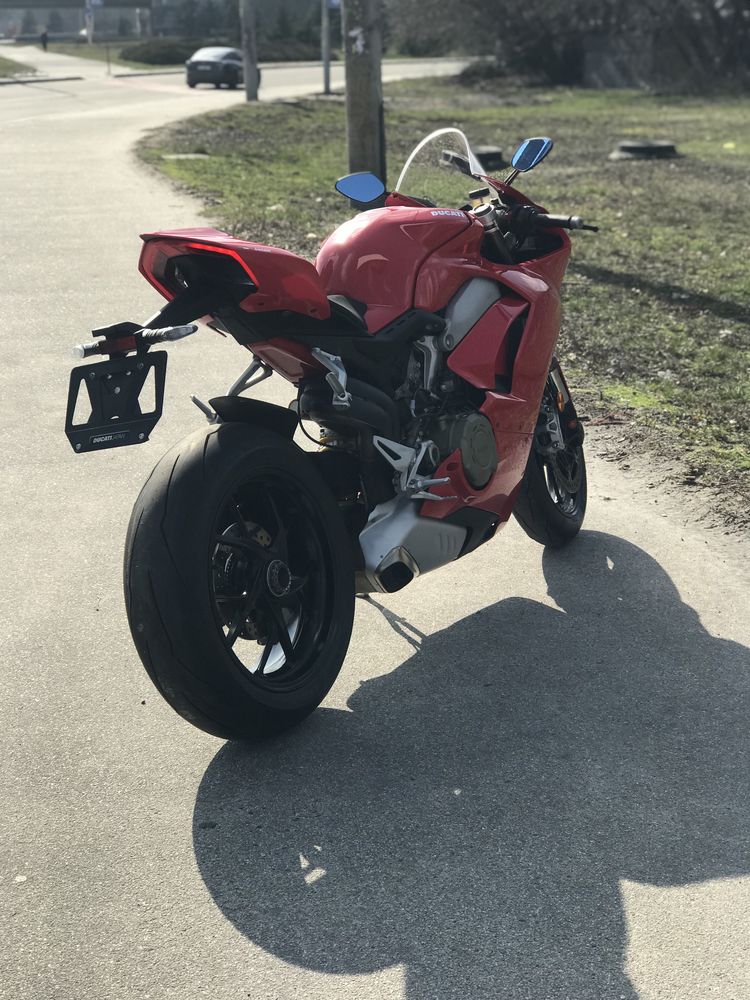 Мотоцикл Ducati Panigale V4