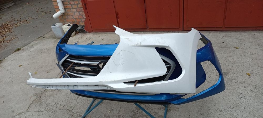 Передний бампер Hyundai Elantra Ad 16-18 оригинал