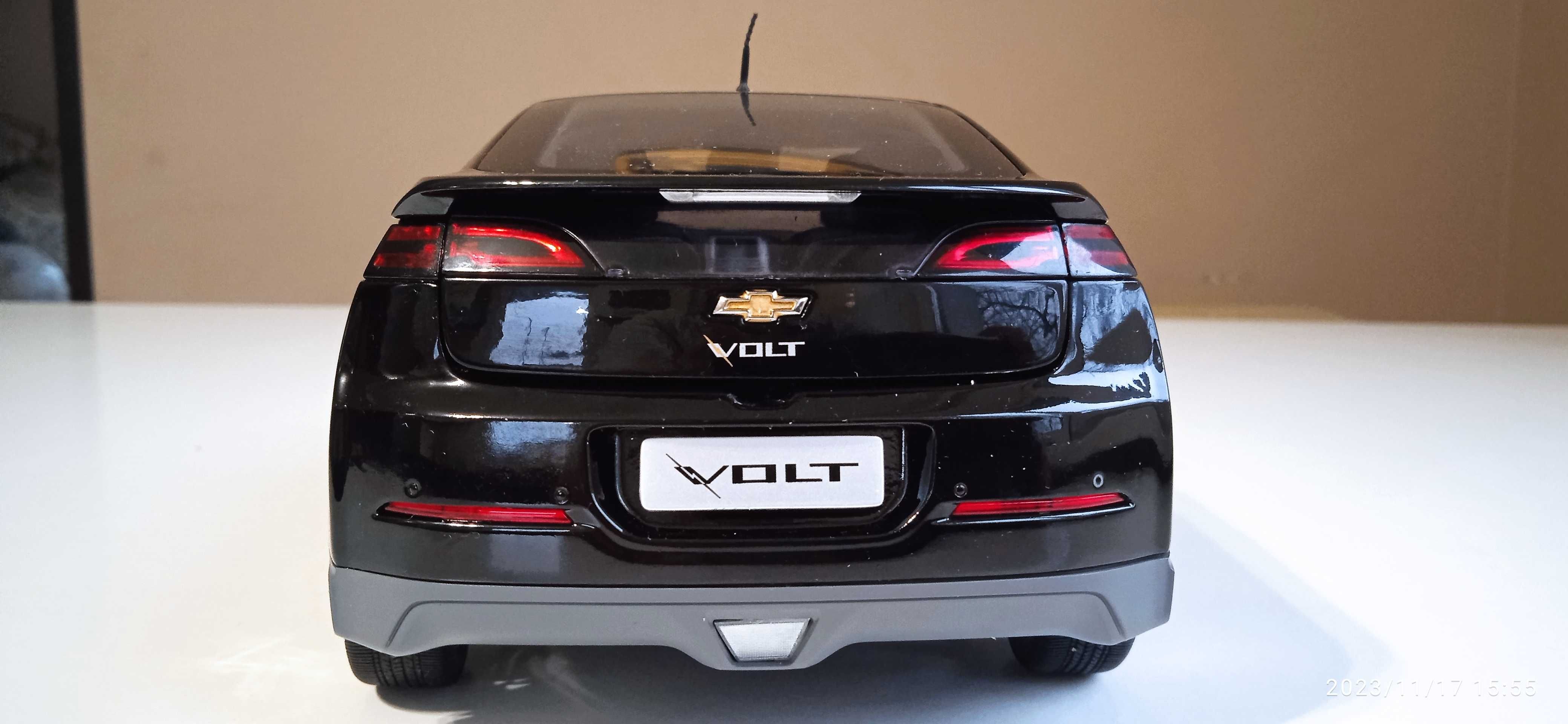 модель 1.18 Chevrolet Volt