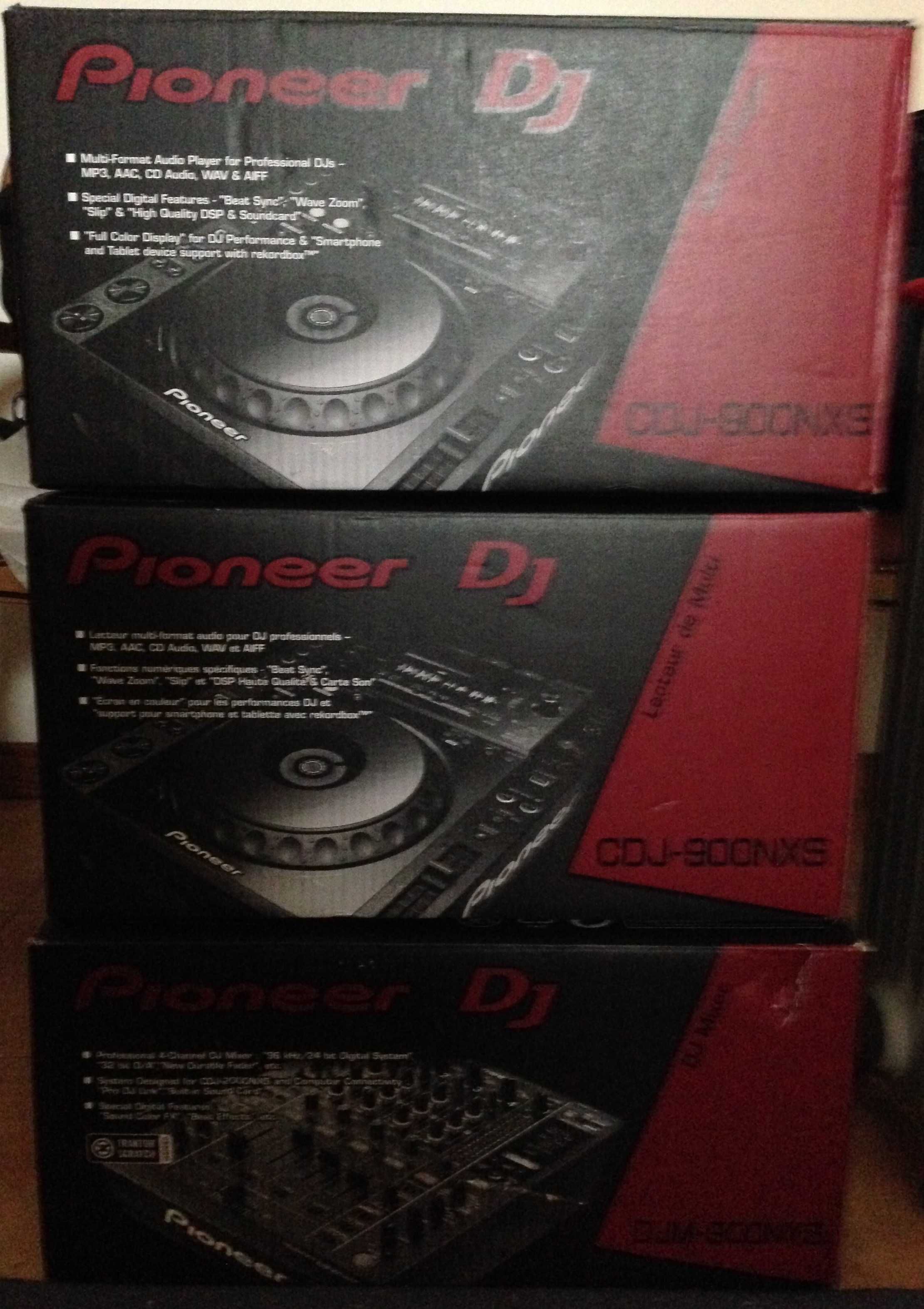 Conjunto Pioneer DJ  ( 2 Decks + Mesa de Mistura + Cabos + Case )