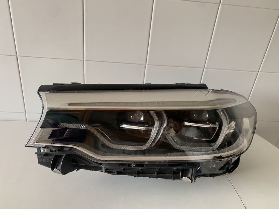 Farol BMW esquerdo Adaptive LED Série 5