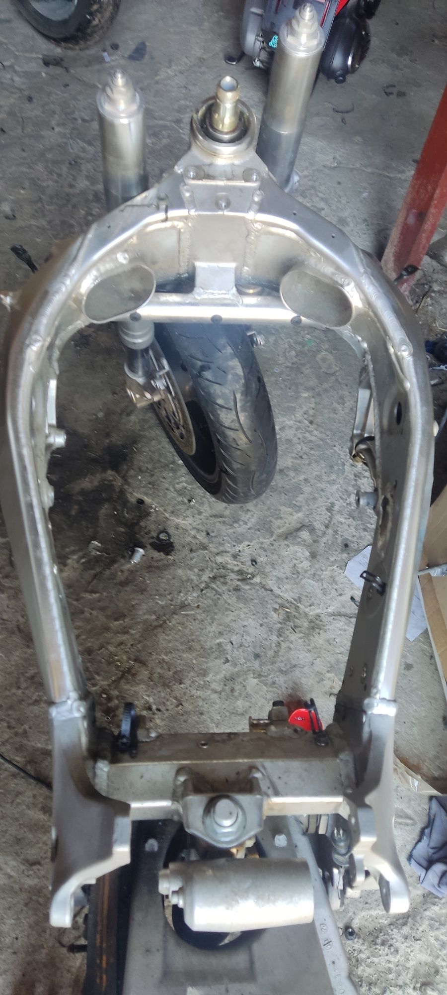 Suzuki GSX-R srad 750 rama dokumenty