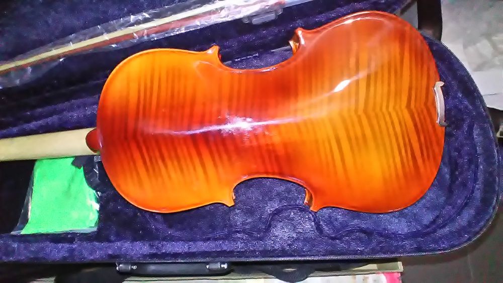 Violino de madeira 4/4 marca Kiby