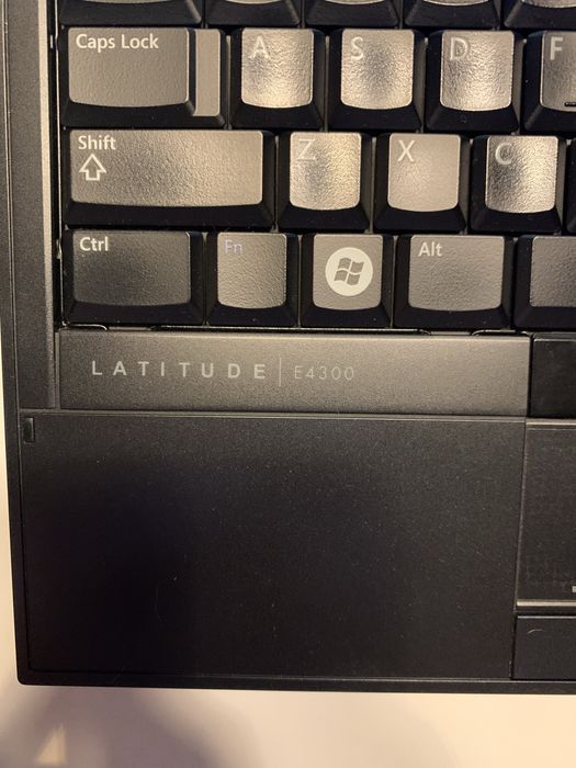 Komputer przenośny laptop DELL LATITUDE E4300 4GB RAM