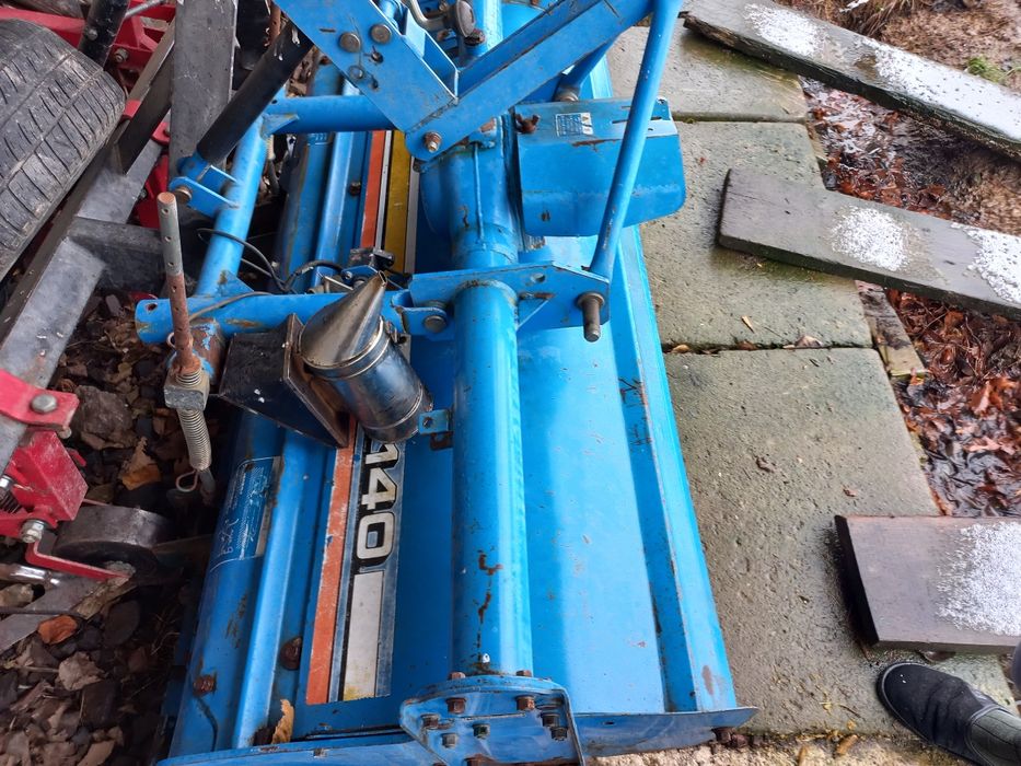 Продаю мінітрактор з грунтофрезою