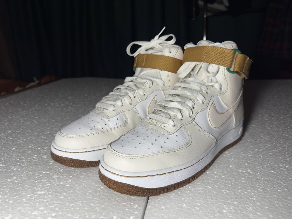 Nike Air Force 1 High’07 LV 8 EMB