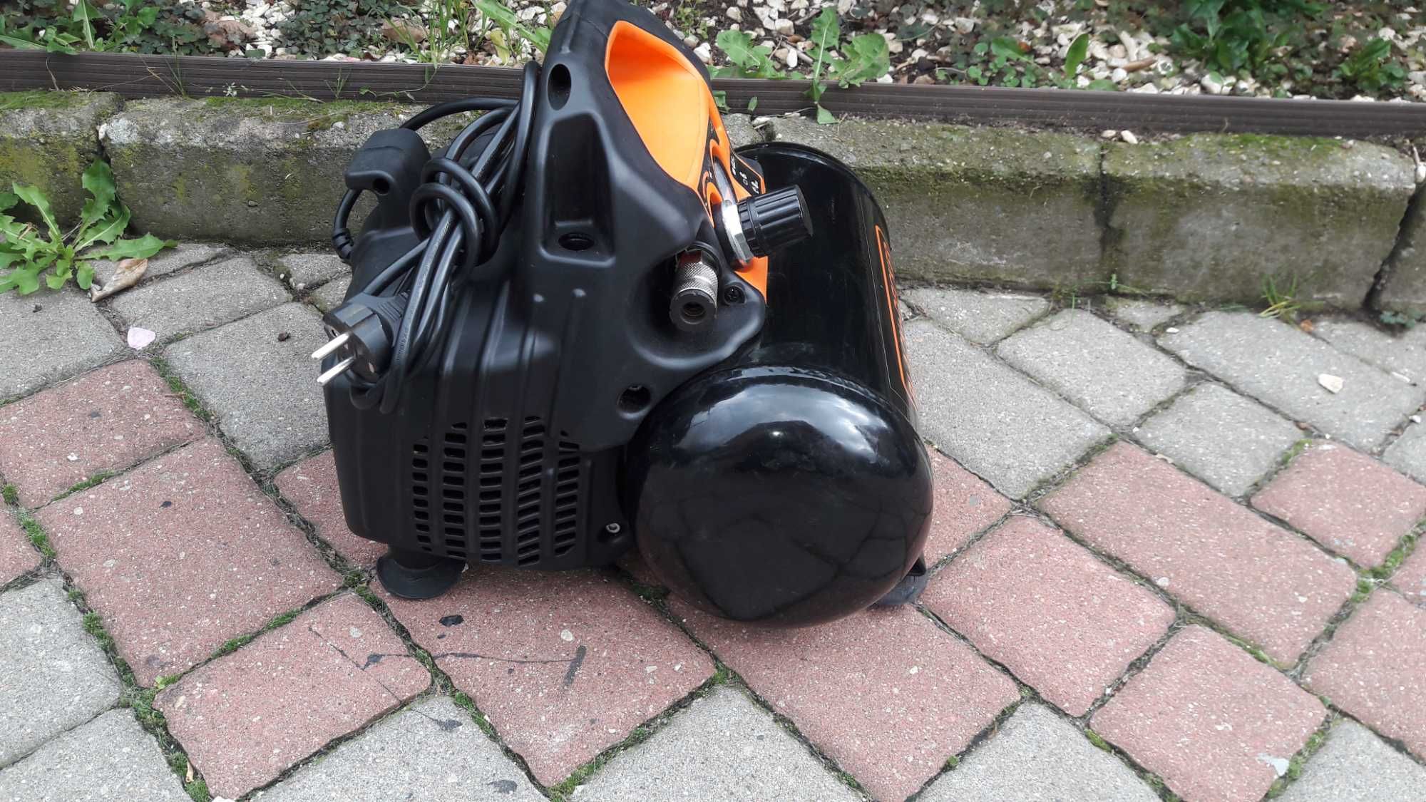 Cichy Przenośny Kompresor bezolejowy Black&decker 8 Bar 6 L Fvat