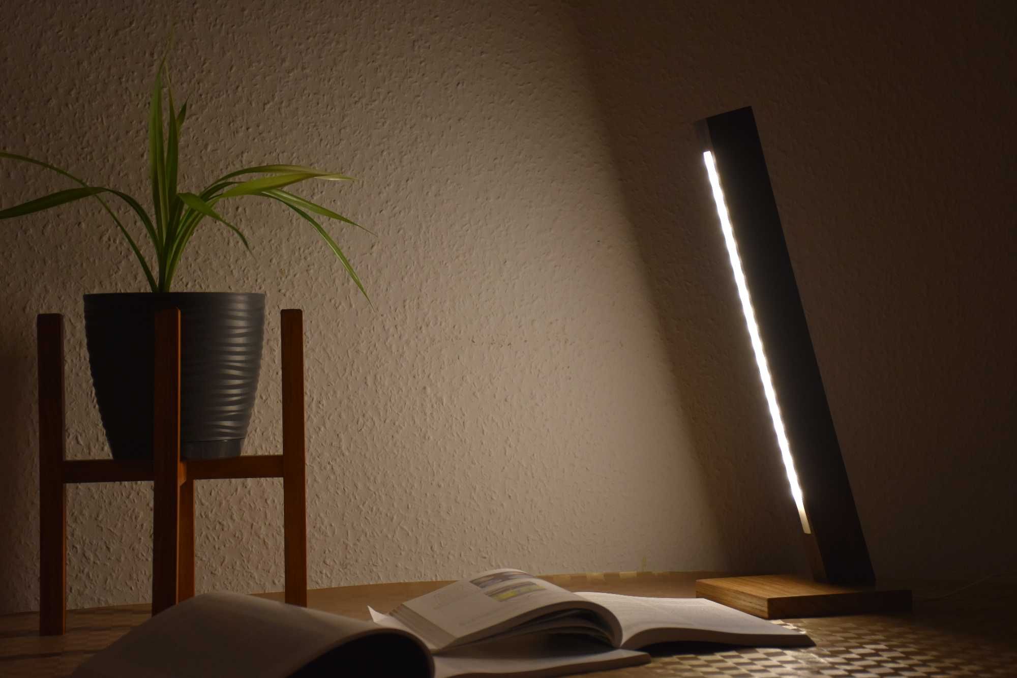 Lampka biurkowa LED