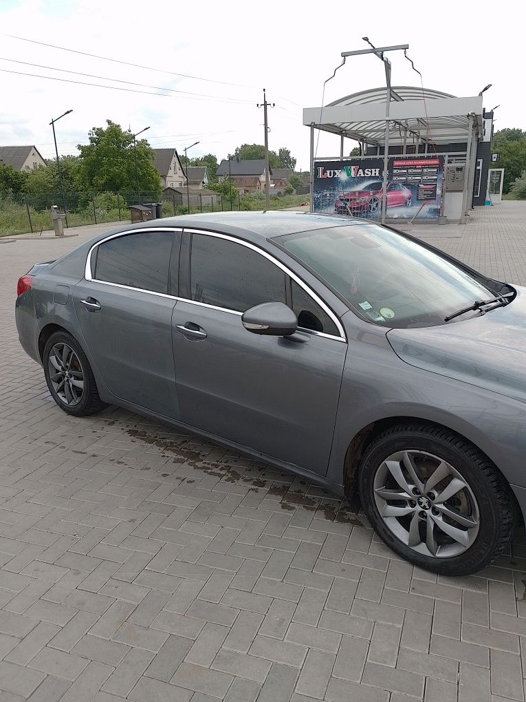 Peugeot 508 гібрид масаж