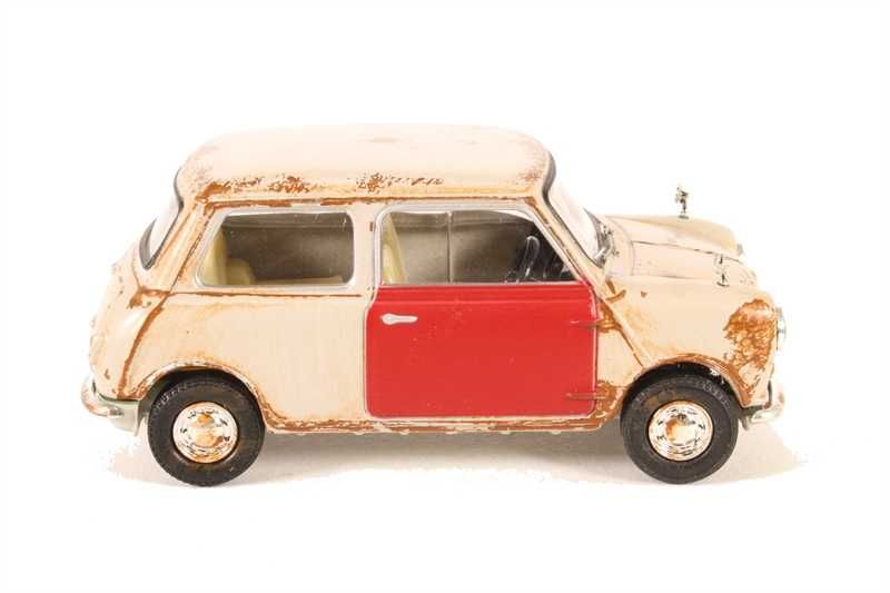 Vanguards Austin Mini 1/43