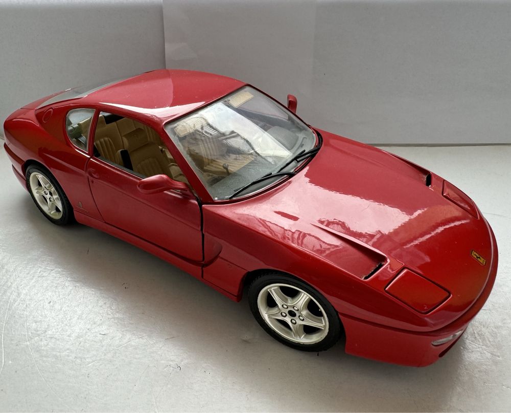 Model samochodu w skali 1:18 Ferrari 456GT Bburago Burago