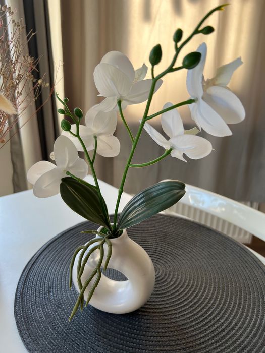 sztuczny kwiat orchidei