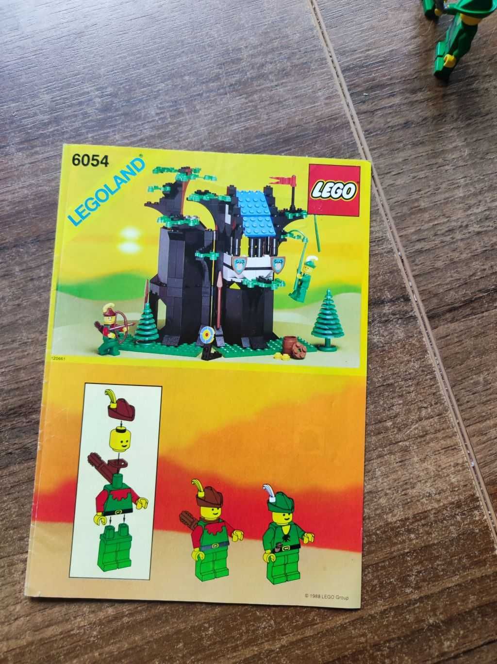 Lego 6054 Forestmen's Hideout 100% KOMPLETNY z instrukjcą w bdb stanie