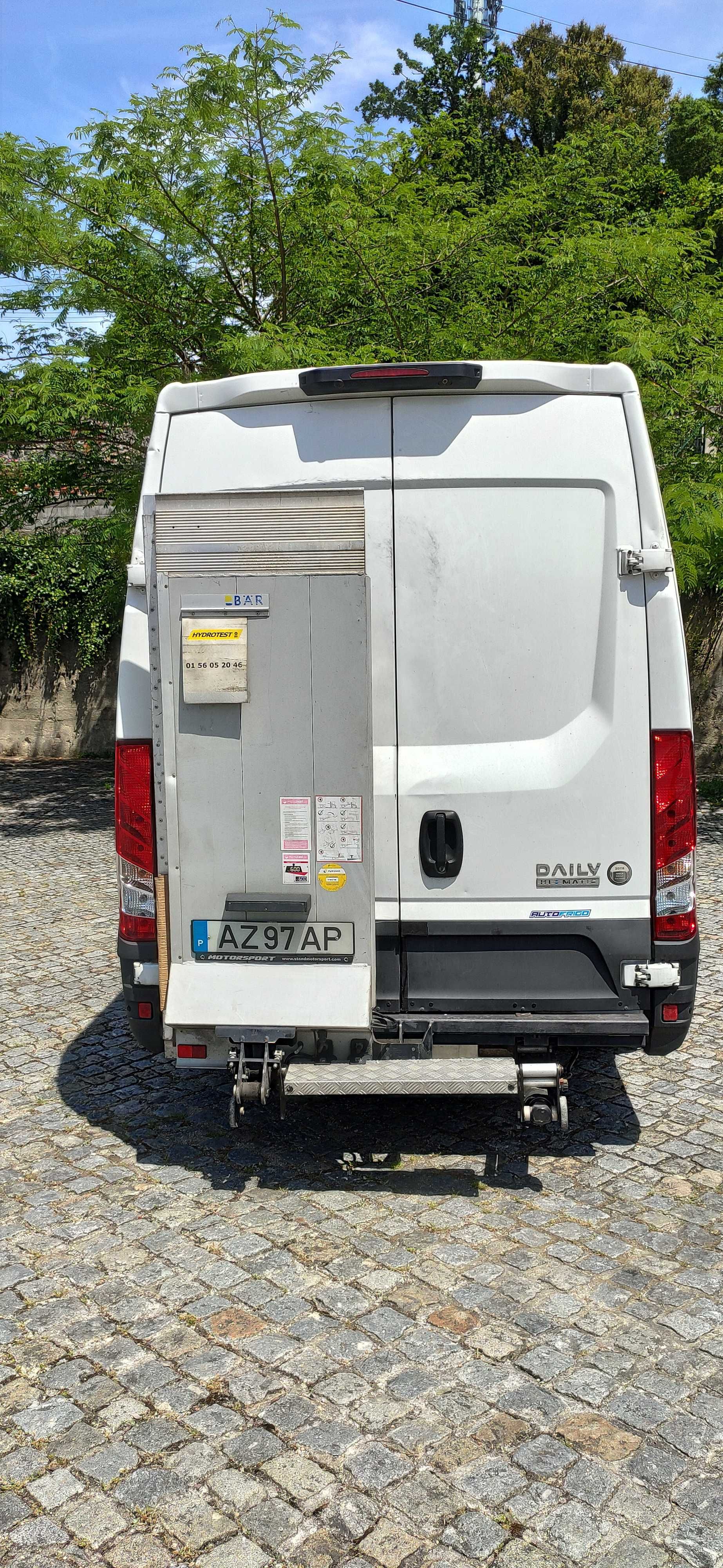 Iveco Daily 35-180(3.0) Hi-Matic (isotérmica c/plataforma)