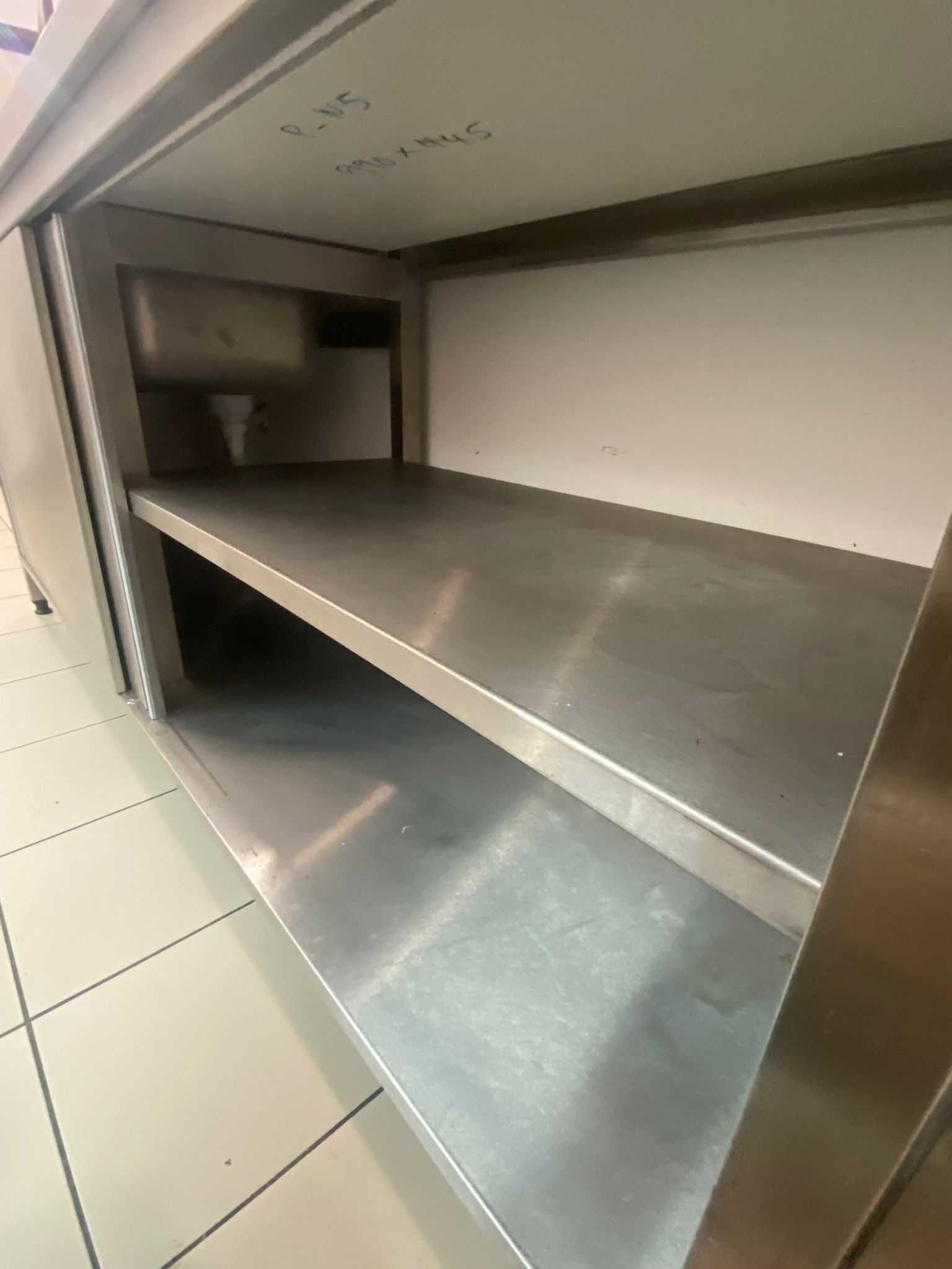 Bancada de cozinha, INOX, com cuba e torneira à esquerda