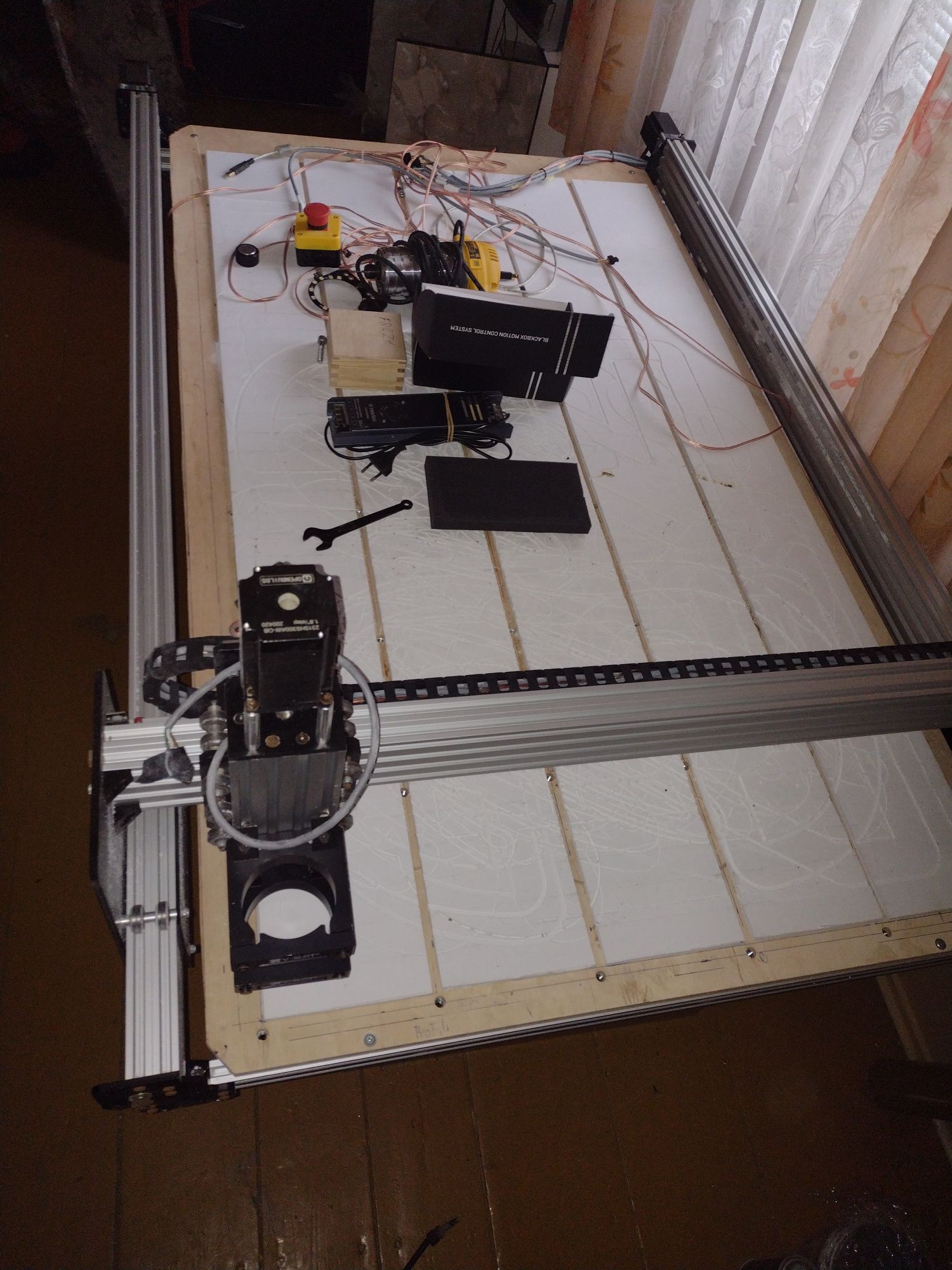 Frezarka CNC z obudową 120x80