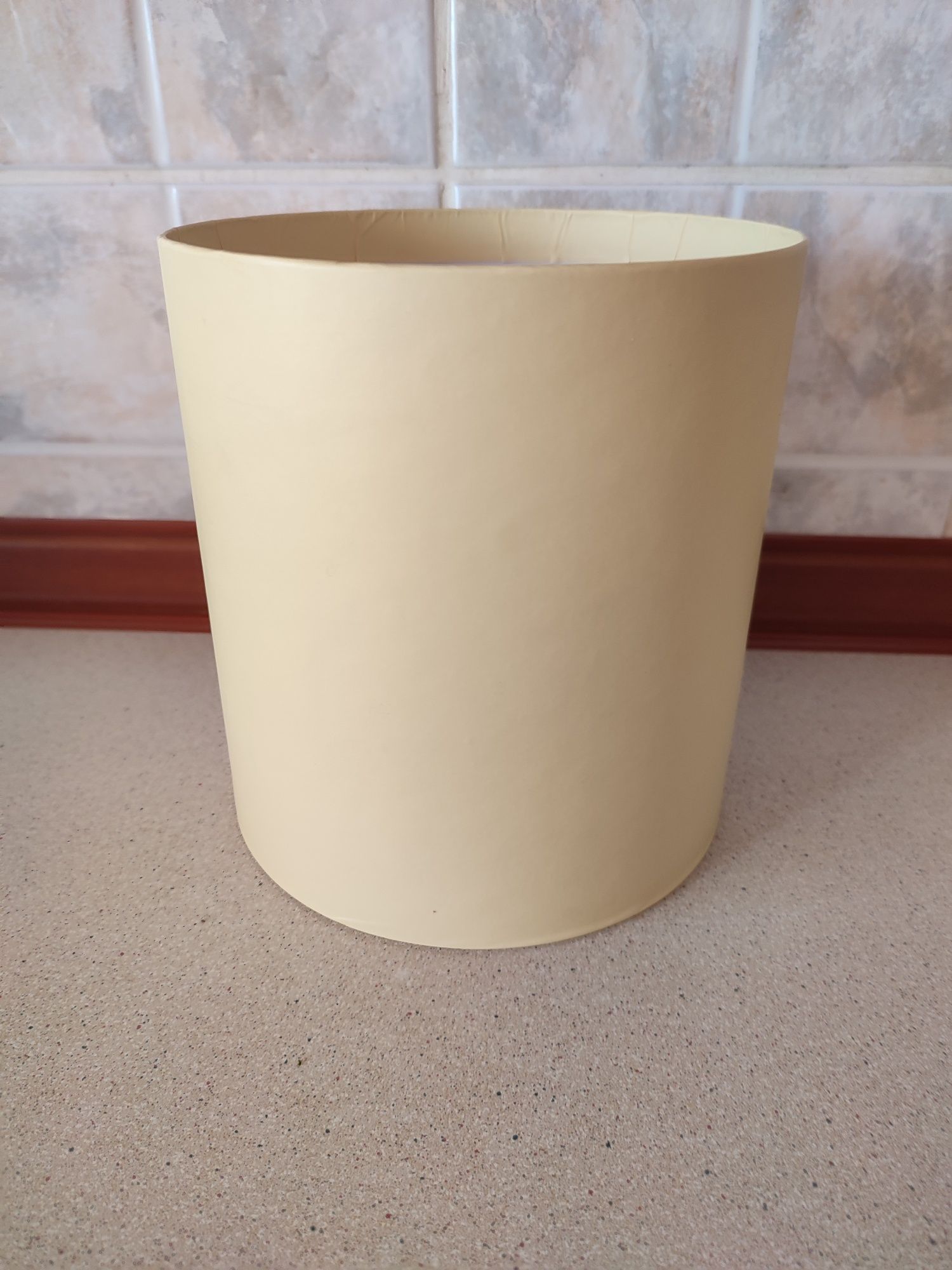 Желтая шляпная, подарочная коробка без крышки (диам.15,5см.)
