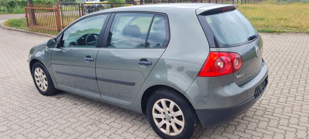 Vw Golf V 1.6 FSi * Sprowadzony * Sprawny * kolor LA6Q