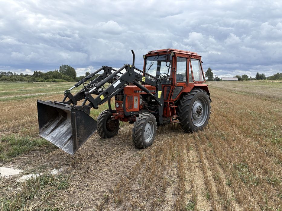 Mtz 82 ładowacz z osprzętem