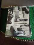 Estranhos         .