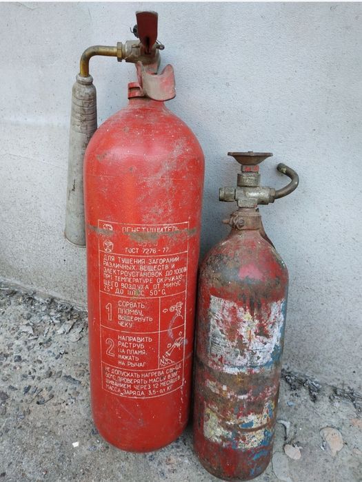 огнетушители ОУ-5 и ОУ-2 вогнегасник
