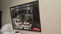 Quadro vintage espelhado Guinness