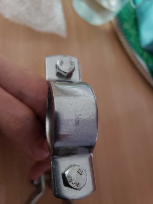 Хомут із нержавіючої сталі для труби Ду 34 AISI304