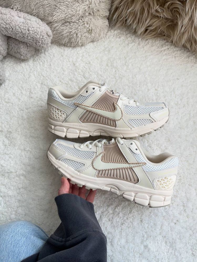 Nike zoom vomero 5 beige найк найки зум вомеро бежеві беж