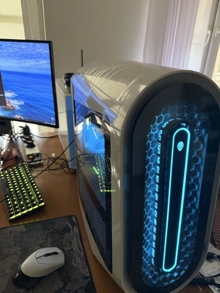Alienware aurora r15 i9 12900k 64gb ddr5 2tb ssd psu1350w