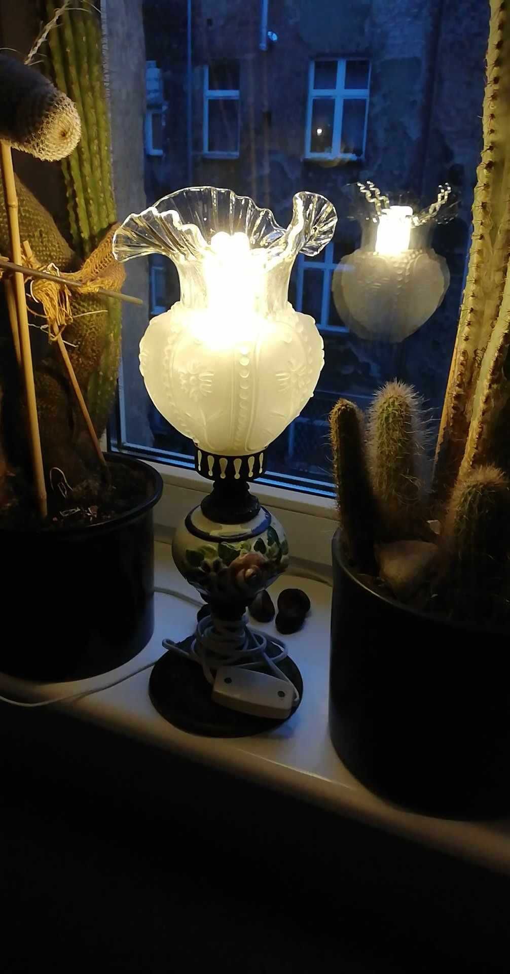 Lampa w stylu lampy naftowej, porcelana