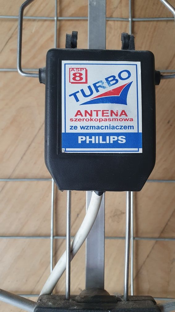 Antena Philips szerokopasmową 80x60x10 że wzmacniaczem