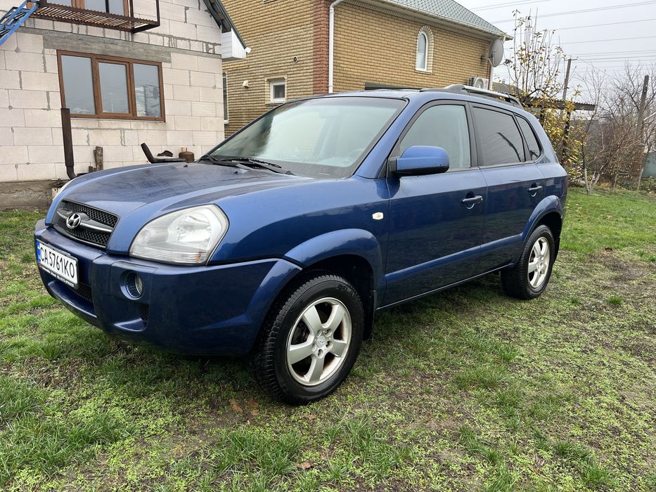Hyundal Tucson 2.0 бенз. 2WD.