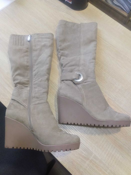 Сапоги зимние  замшевые QUEEN 37 размер