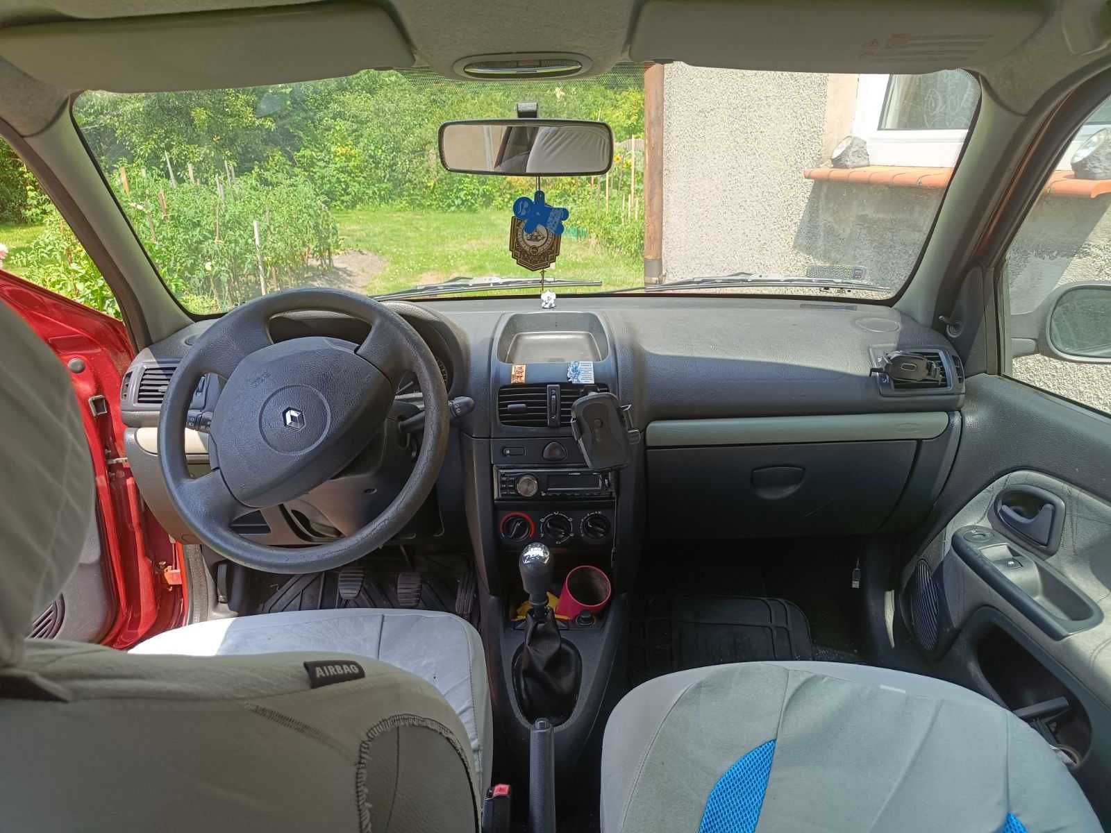 Syndyk sprzeda Renault Clio 2003r.