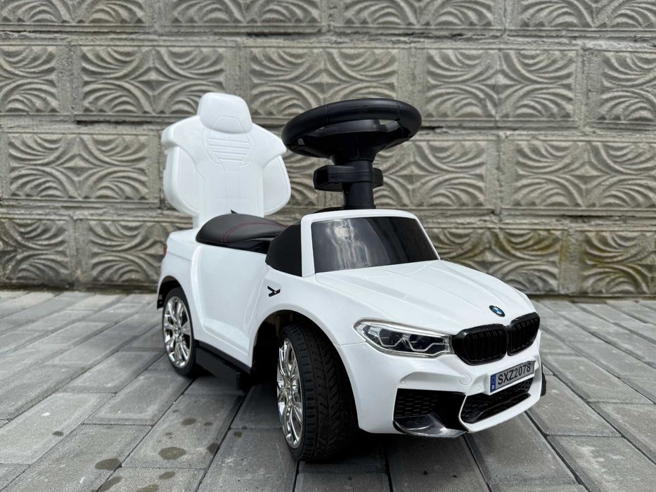 Jeździk BMW z pchaczem – biały, światła, dźwięki, ekoskóra, akumulator