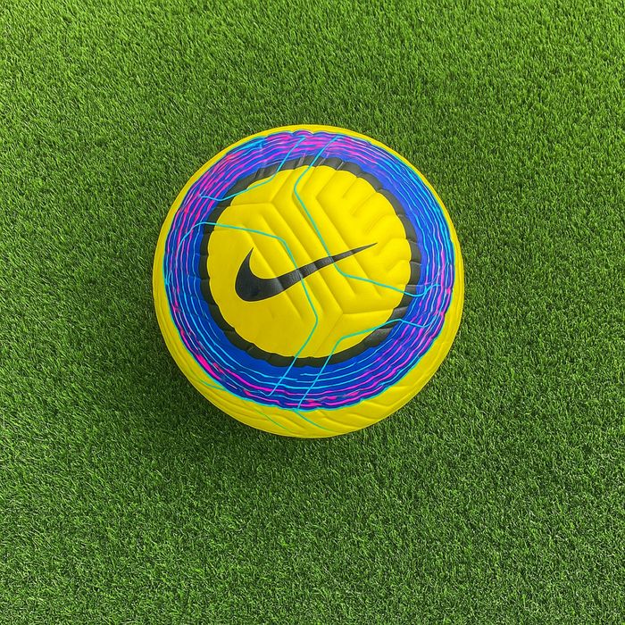 Професійний футбольний м’яч Nike Flight 2024/25