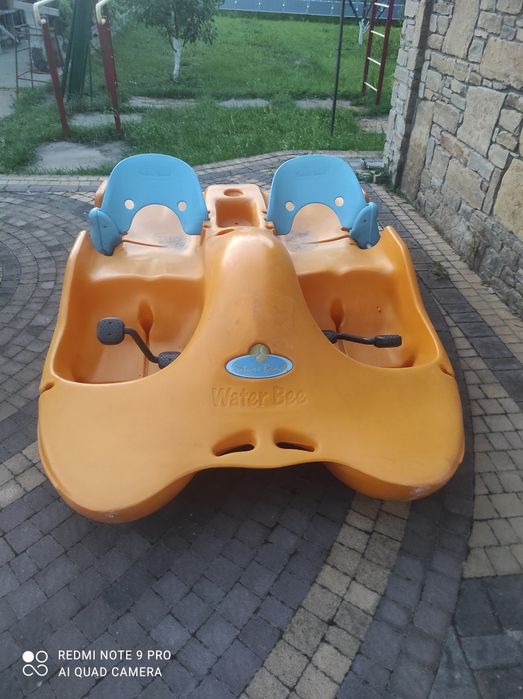 Катамаран. Водний велосипед. Water Bee