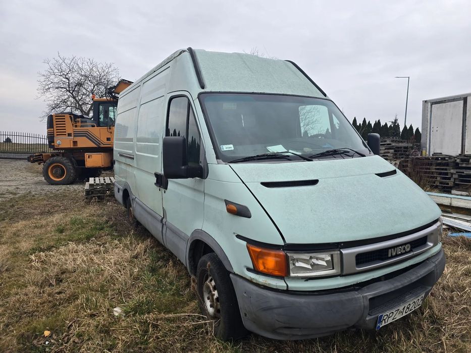 Iveco 35s12  Iveco Daily