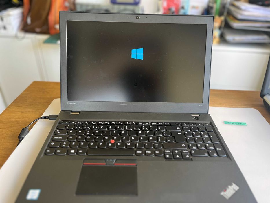 LENOVO Thinkpad T560 Intel i5-6200U Ecran 15.6” FHD 8GB RAM 256GB SSD!