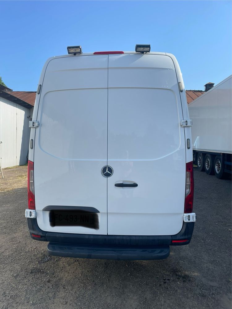 Mercedes-Benz Sprinter 907 long