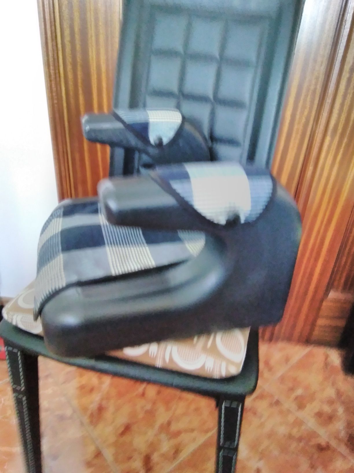 Banco elevatório cadeirinha, acento auto. 15-36Kg. Carro carrinha casa