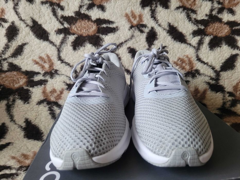Super lekkie buty biegania trening UA Charged Pursuit 3 wkł.28,5 cm
