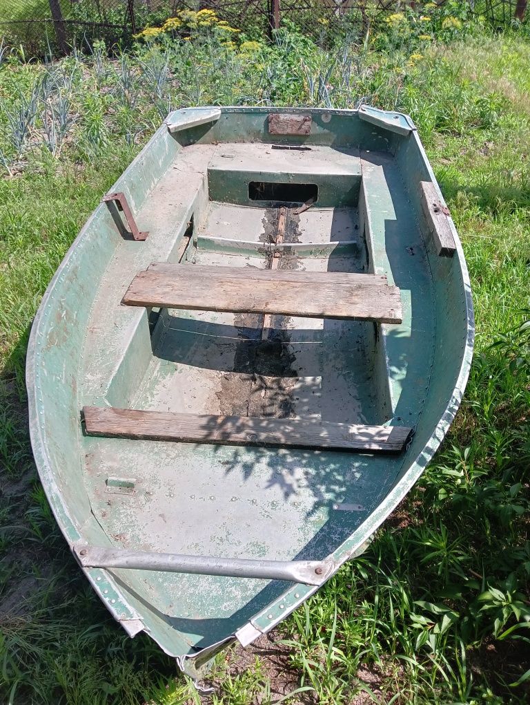 Лодка алюмінієва