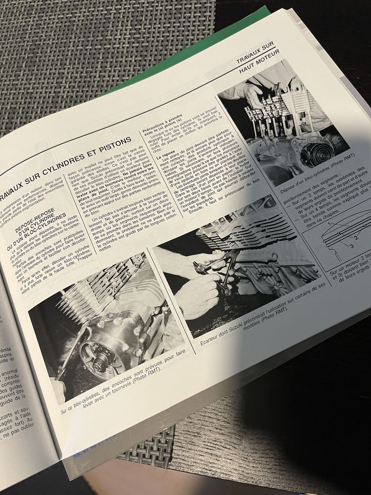 Livros mecanica  mota em frances