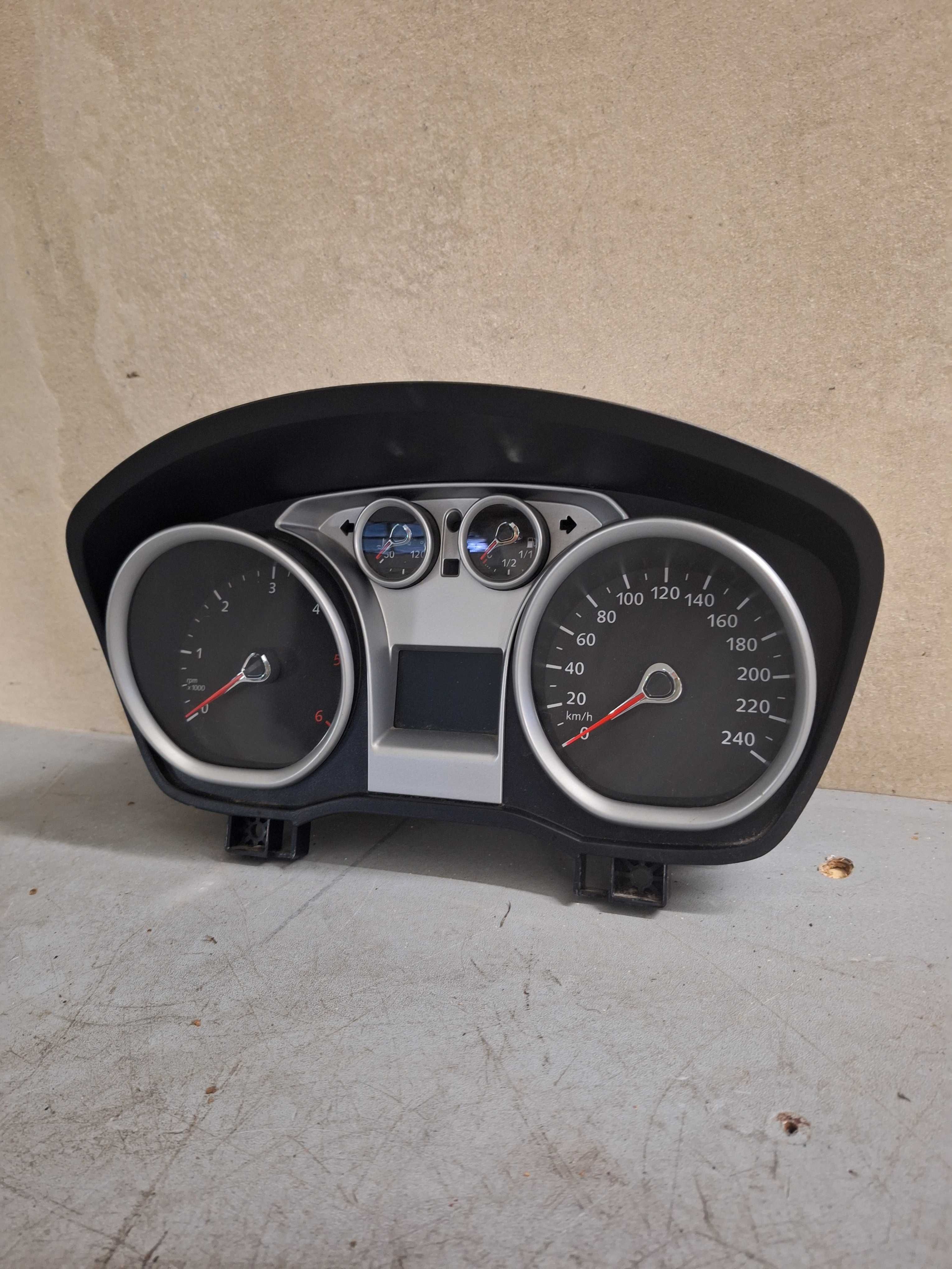Licznik zegary  Ford Focus kuga C-max  8V4T10849GK
