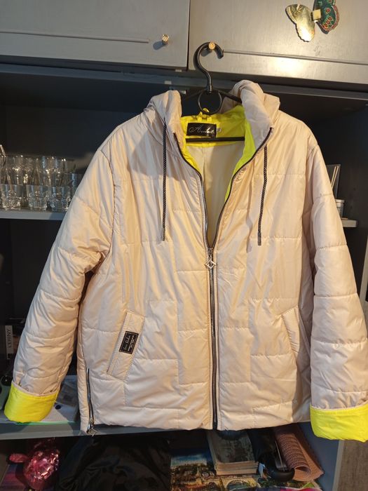 Продам  женскую куртку