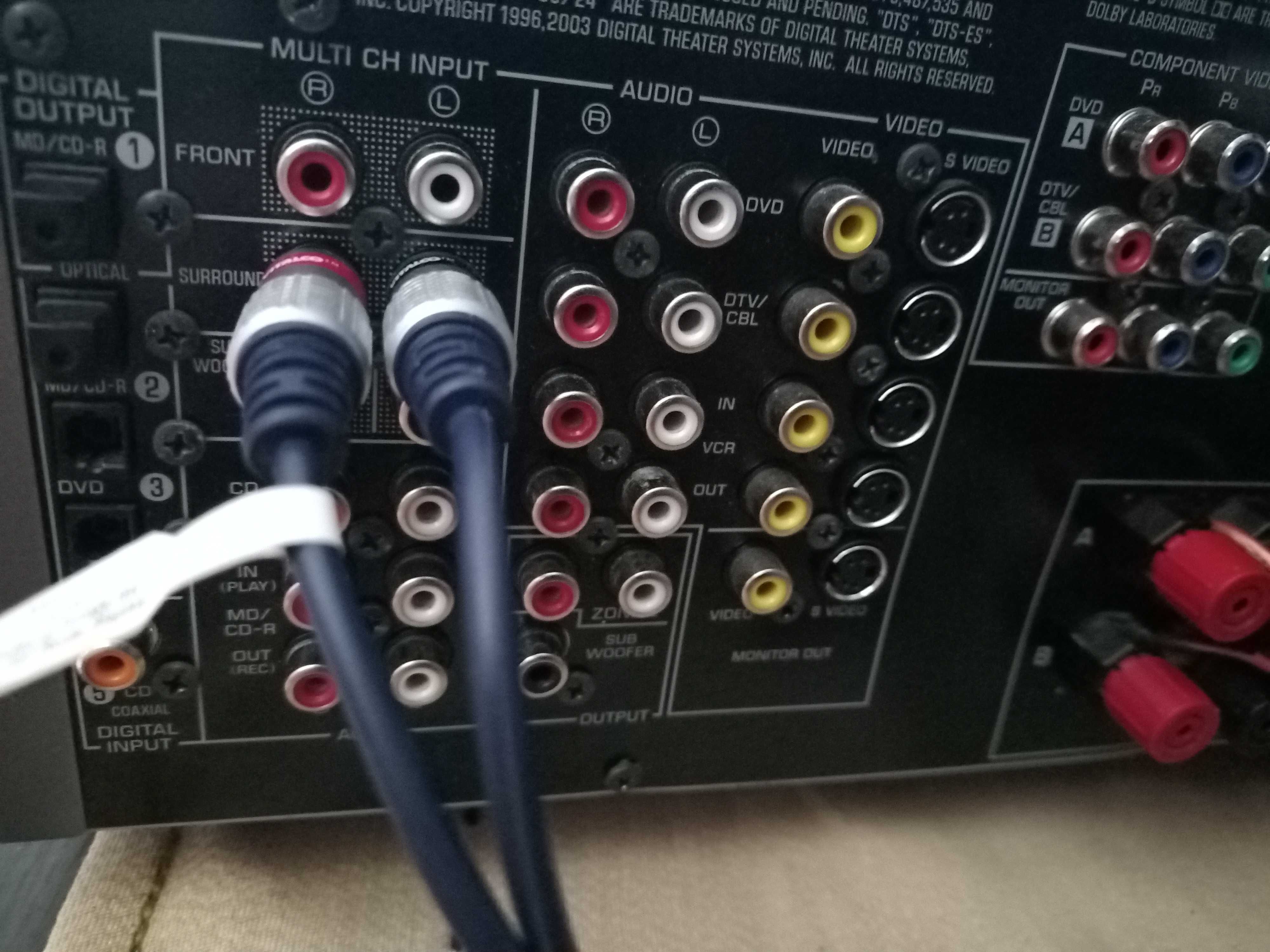 Amplituner Yamaha RX-V557